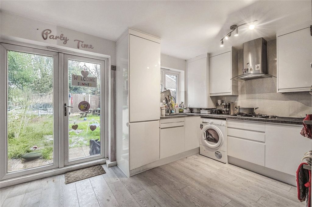 Property photo 3 of 12 Kitchen/Diner