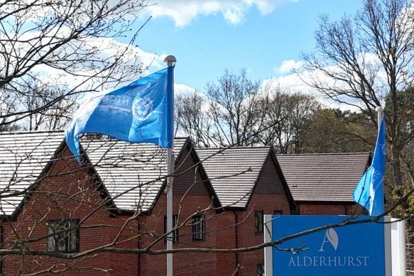 Property photo 2 of 8 Alderhurst