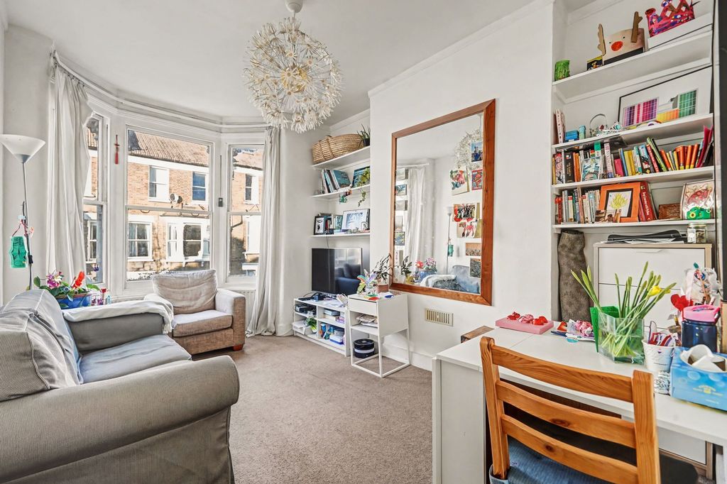 Property photo 2 of 12