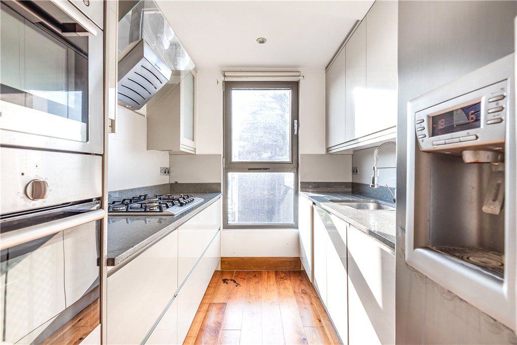 Property photo 2 of 14 Kitchen