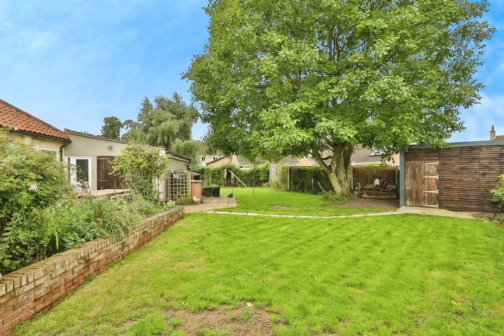 Property photo 3 of 17