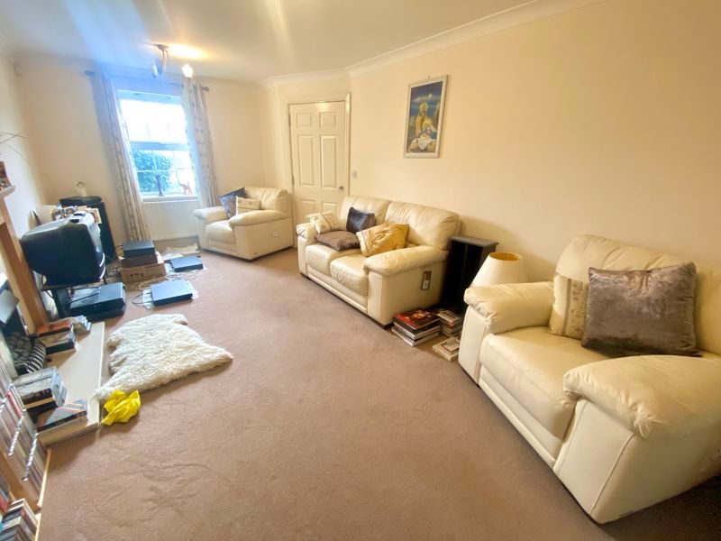 Property photo 2 of 10 Lounge