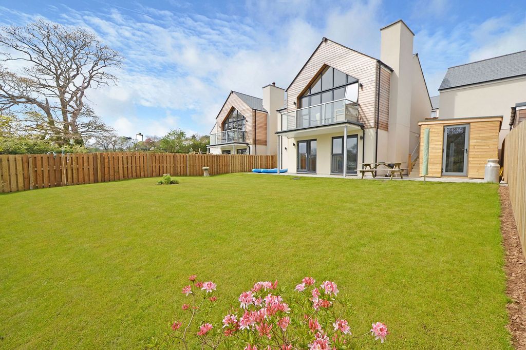 Property photo 1 of 25 Photo 6