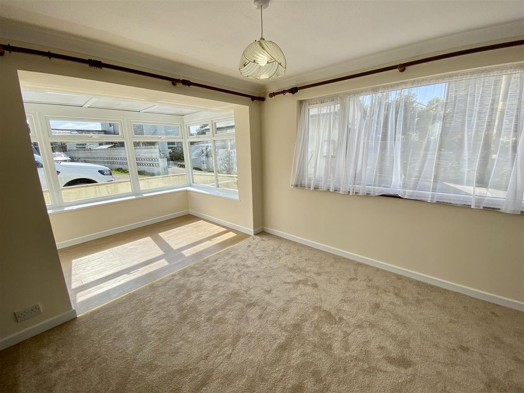 Property photo 3 of 20 Dining Room/Conservatory