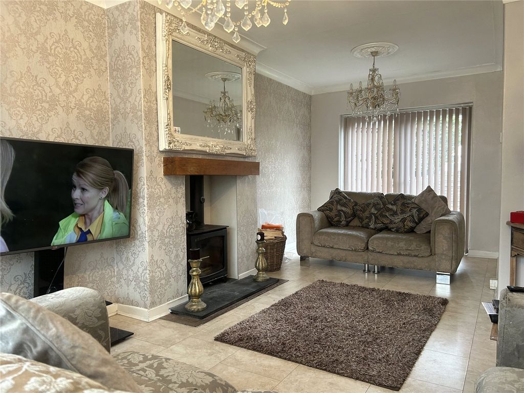 Property photo 2 of 21 Living Room