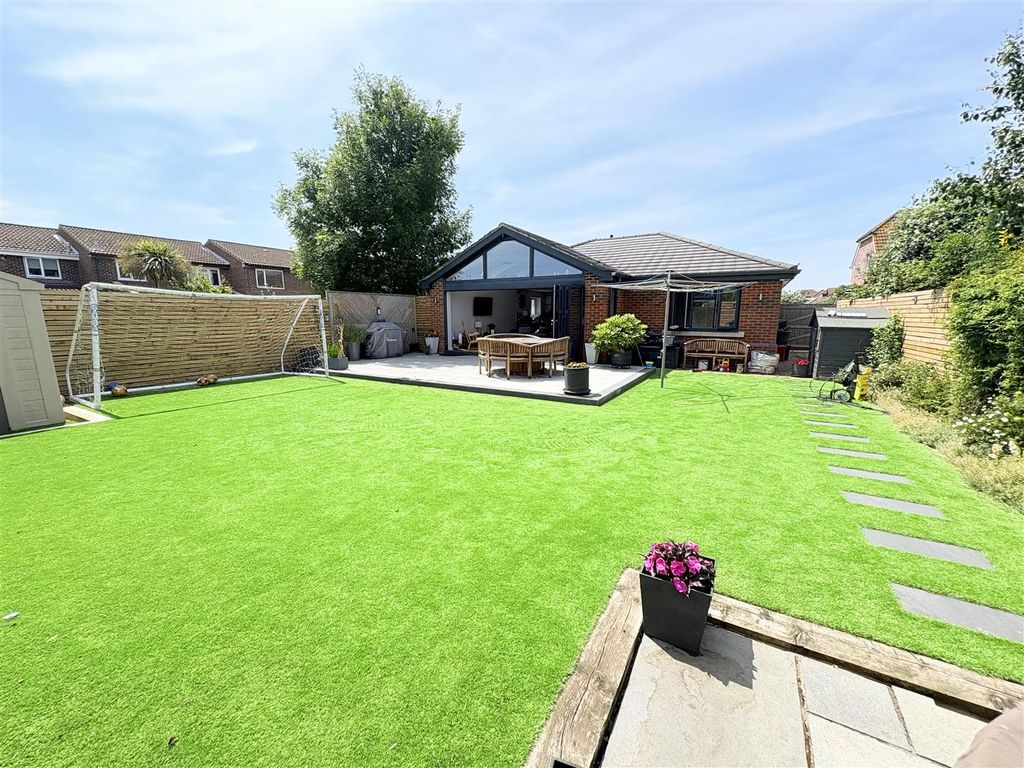 Property photo 2 of 13 Img_0871.Jpg