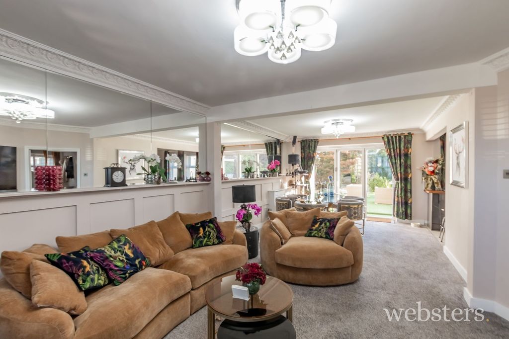 Property photo 3 of 27