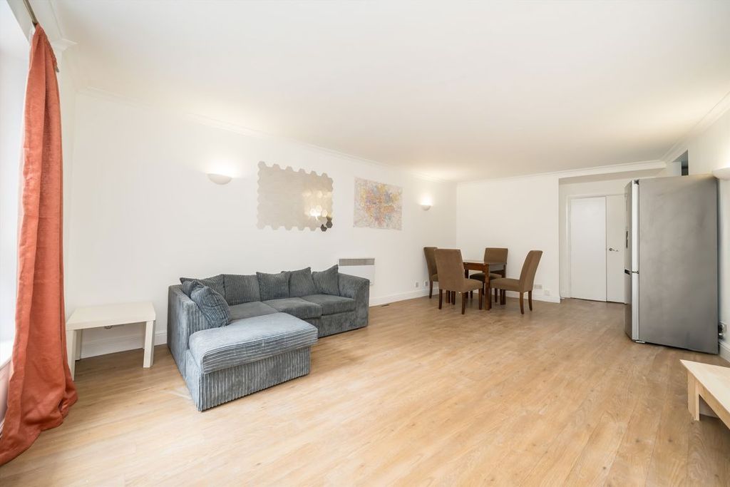 Property photo 2 of 8