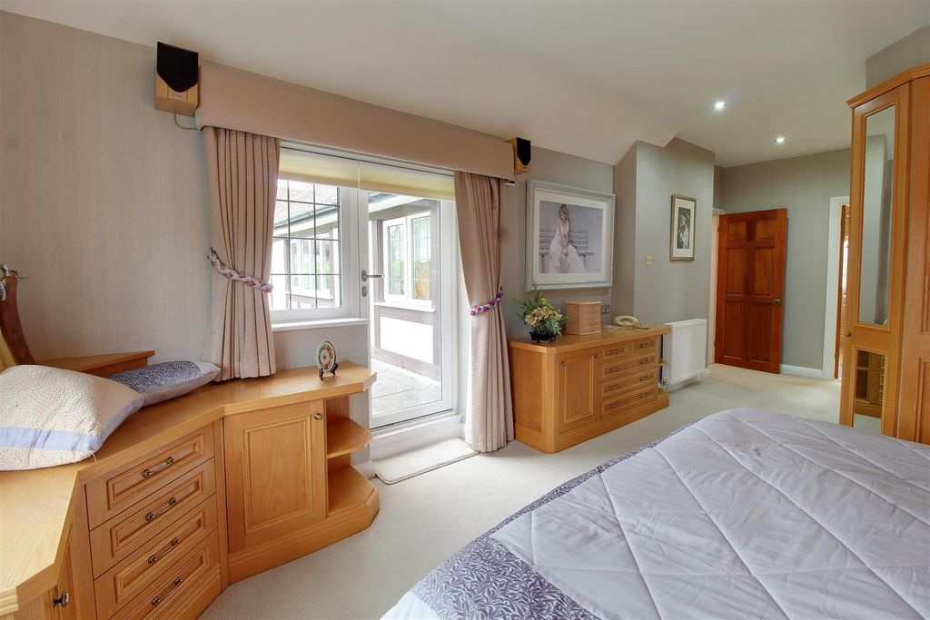 Additional image 22 of 4 bed detached house for saleBrookmans Avenue, Brookmans Park AL9