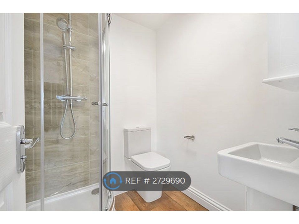 Property photo 3 of 7 En-Suite