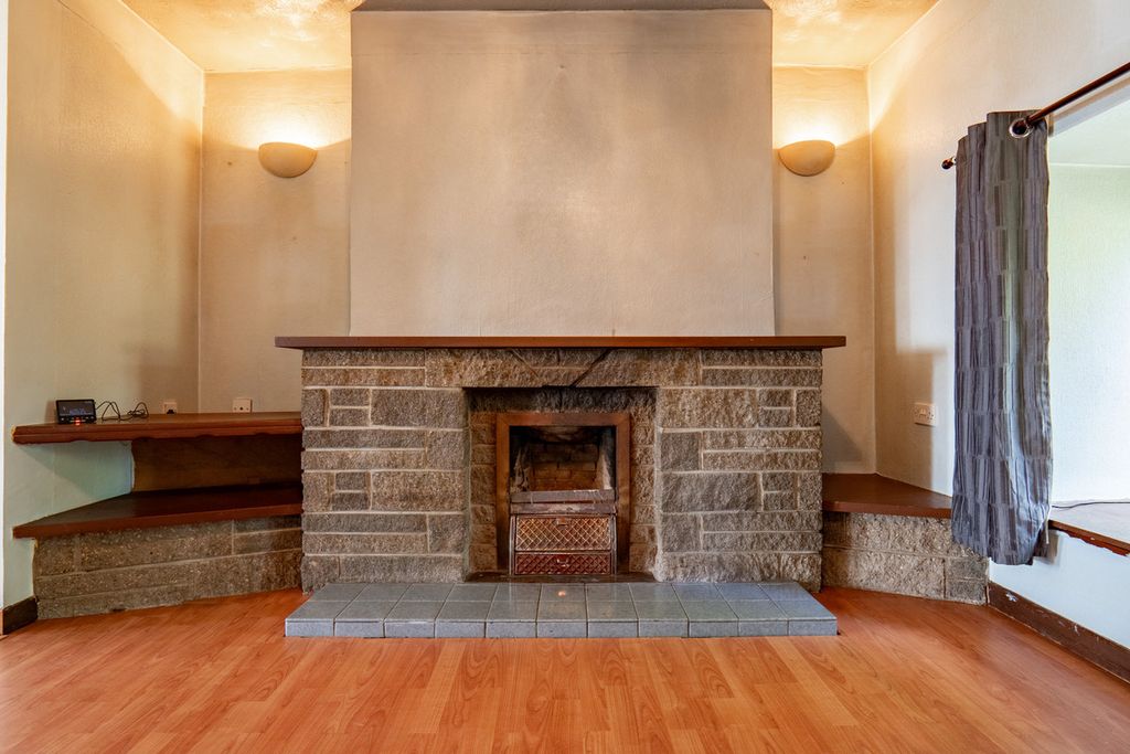 Property photo 3 of 33
