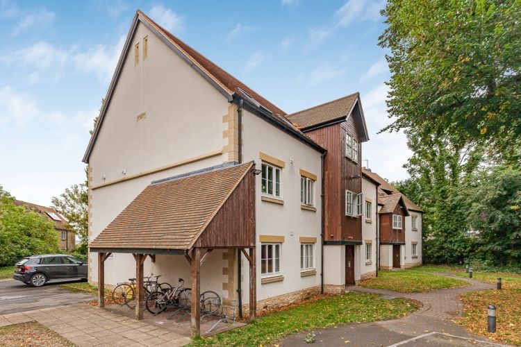 Property photo 1 of 8 304548