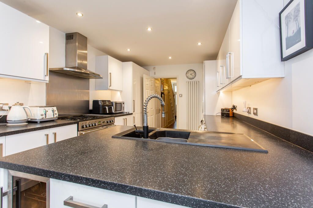 Property photo 2 of 3