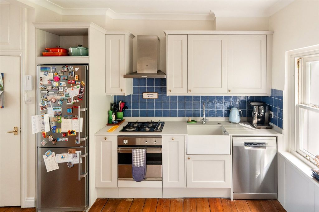 Property photo 3 of 14 Kitchen