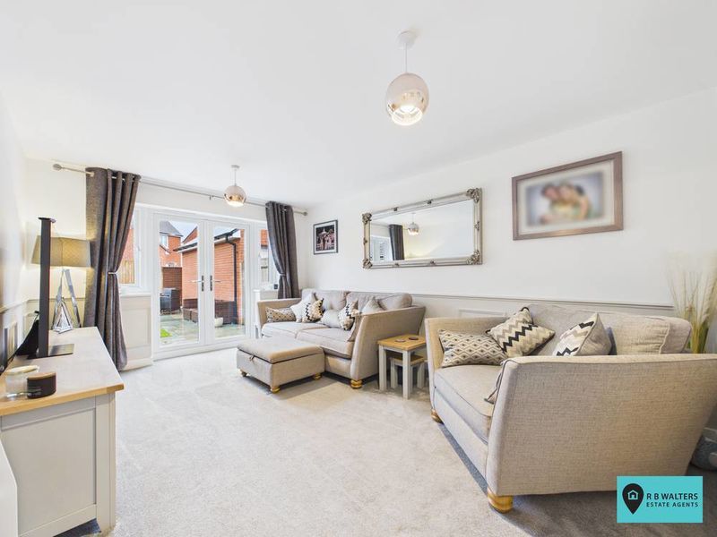 Property photo 2 of 22 Living Room