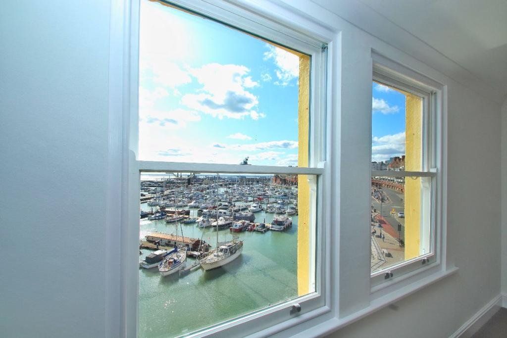 Property photo 3 of 21 Picture 3