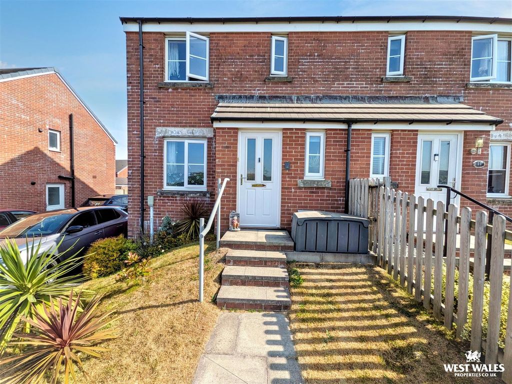 Property photo 1 of 22 13725.Jpg