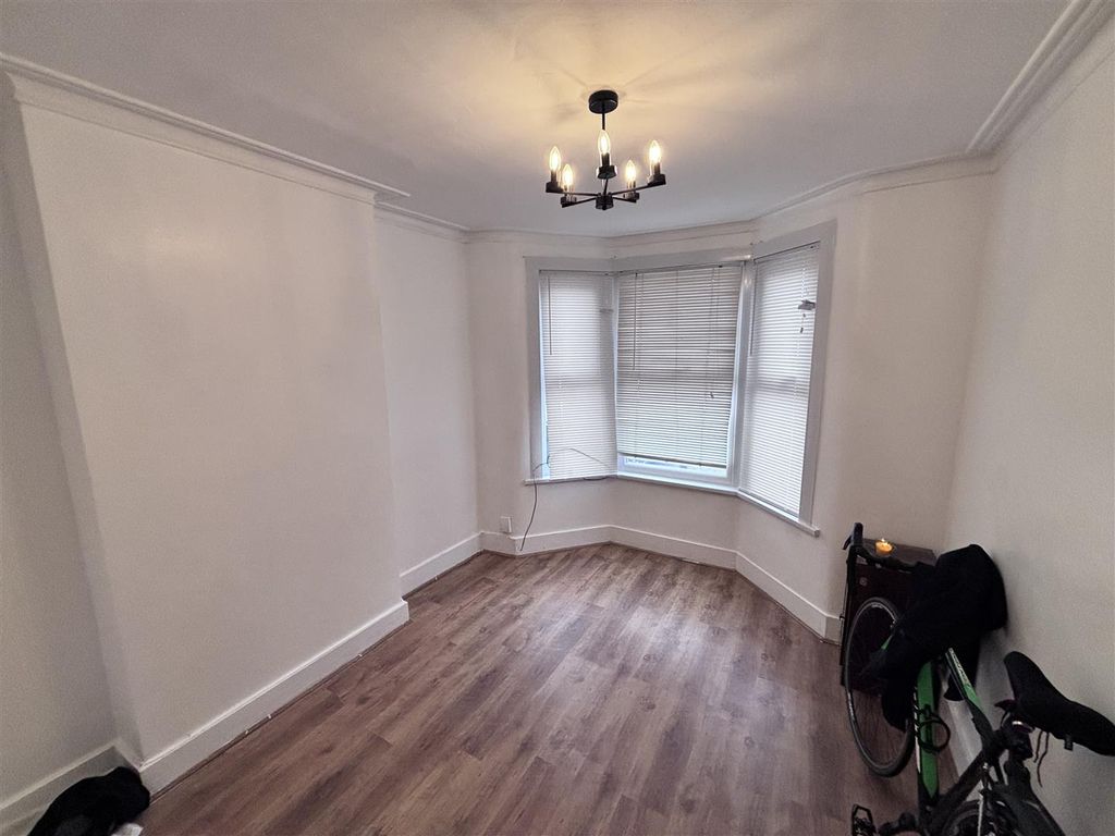 Property photo 2 of 12 Img_0322.Jpg