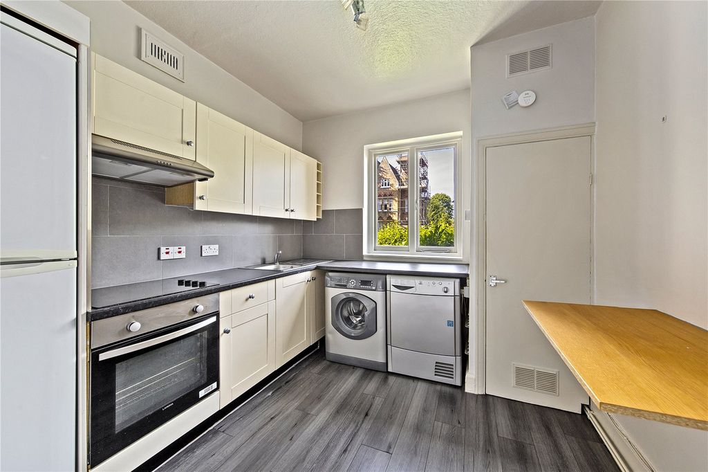 Property photo 3 of 4 Picture No. 07