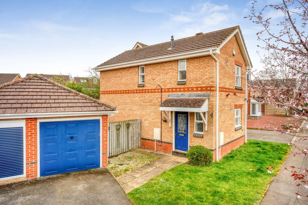 Property photo 1 of 18