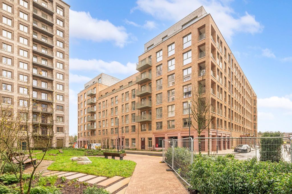 Property photo 1 of 10 External