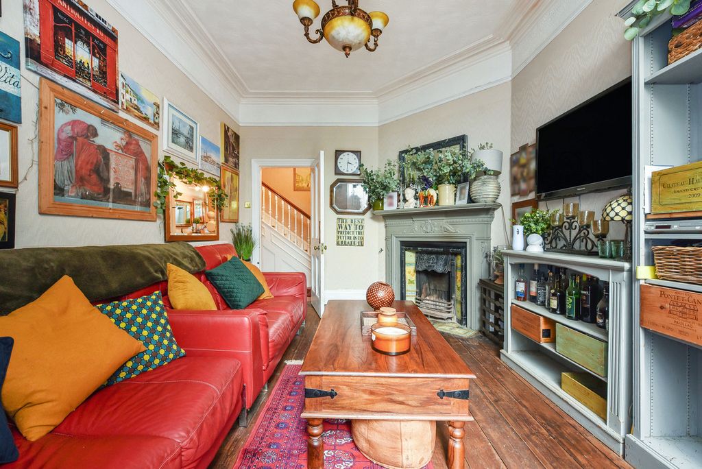 Property photo 2 of 18