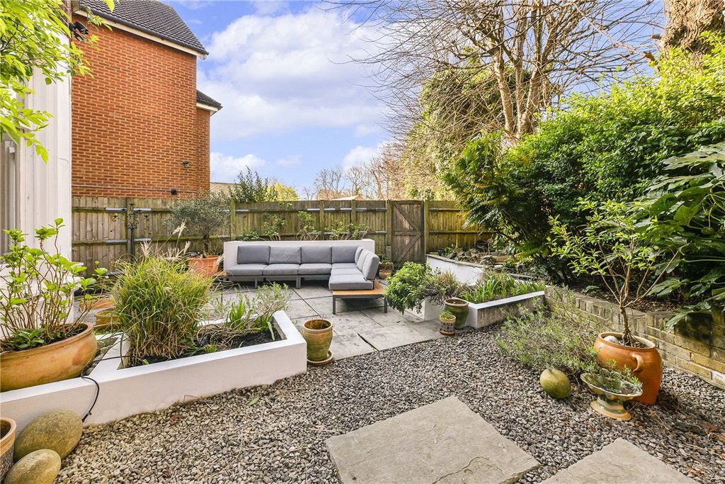 Property photo 2 of 15 Picture No. 22