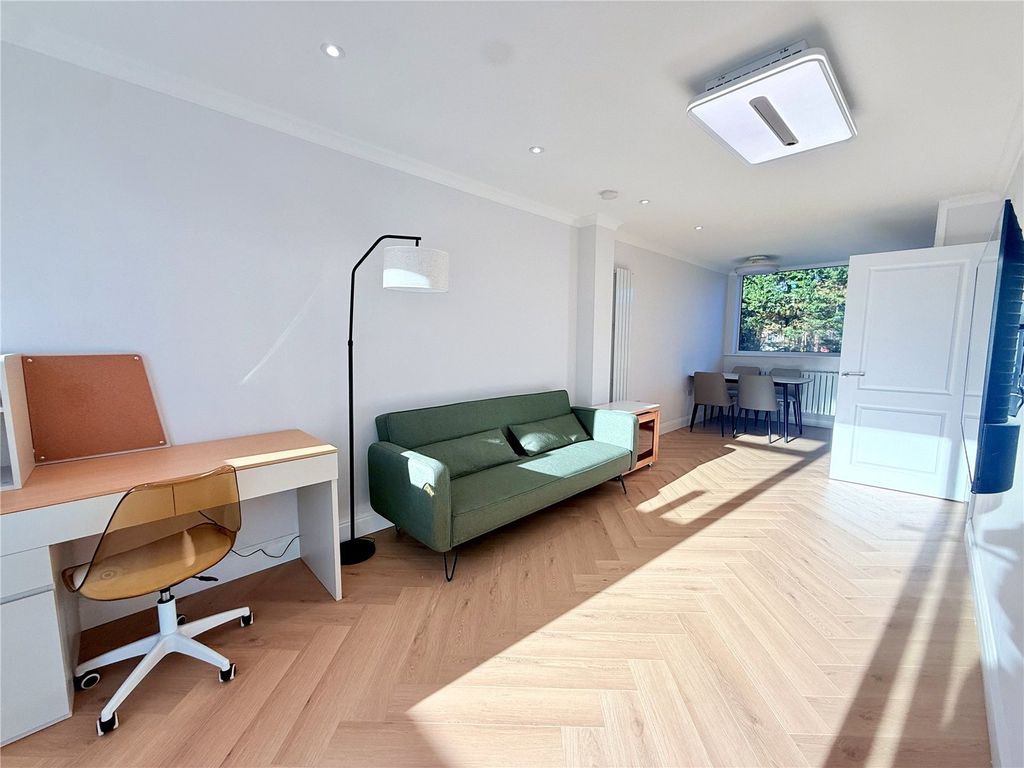 Property photo 1 of 4 Picture No. 04