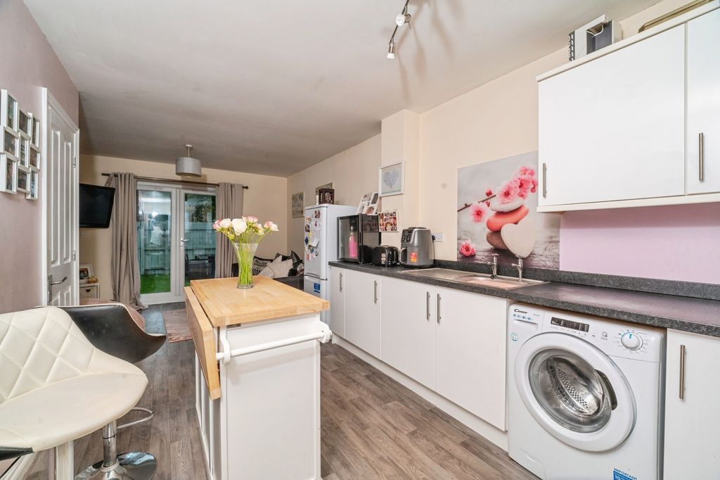 Property photo 2 of 23 Pbox-Img.Jpg