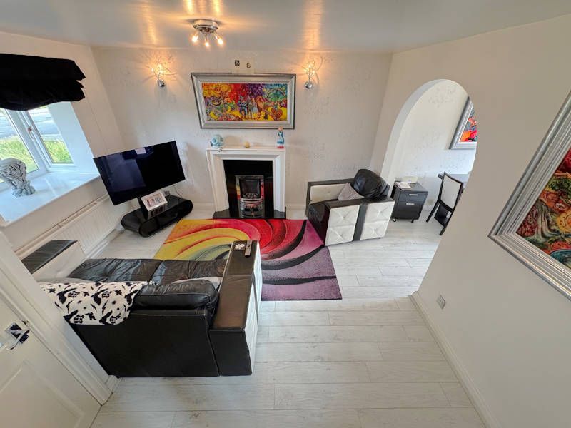 Property photo 2 of 30 Lounge
