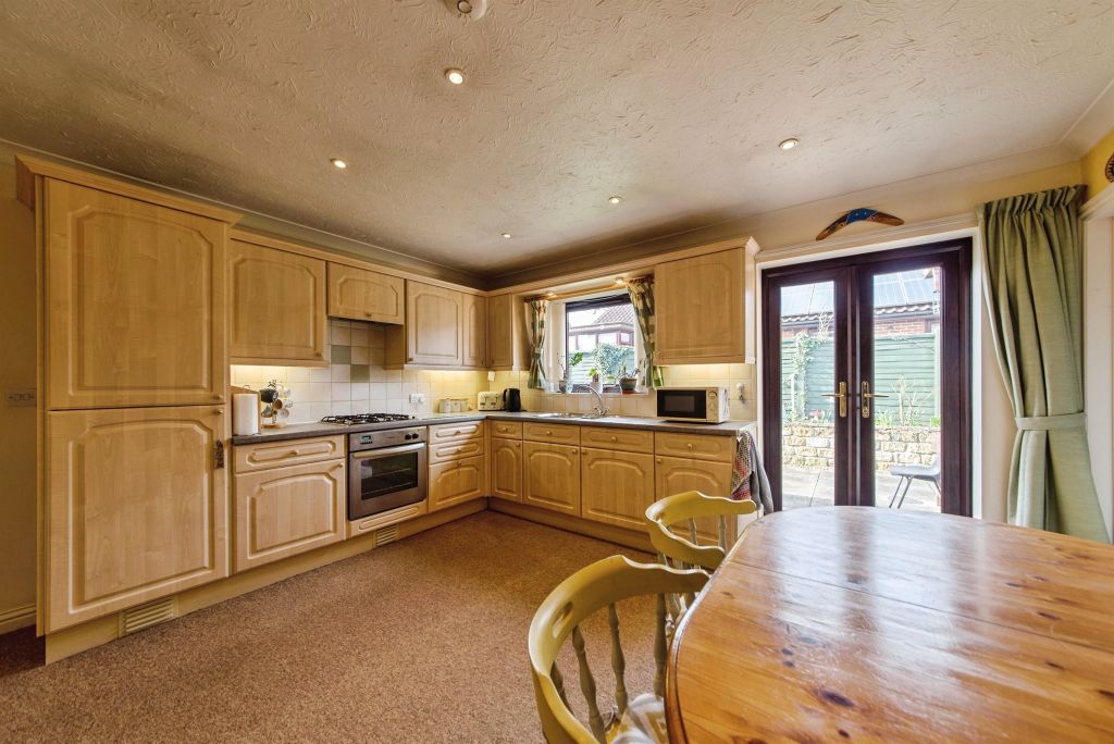 Property photo 3 of 18