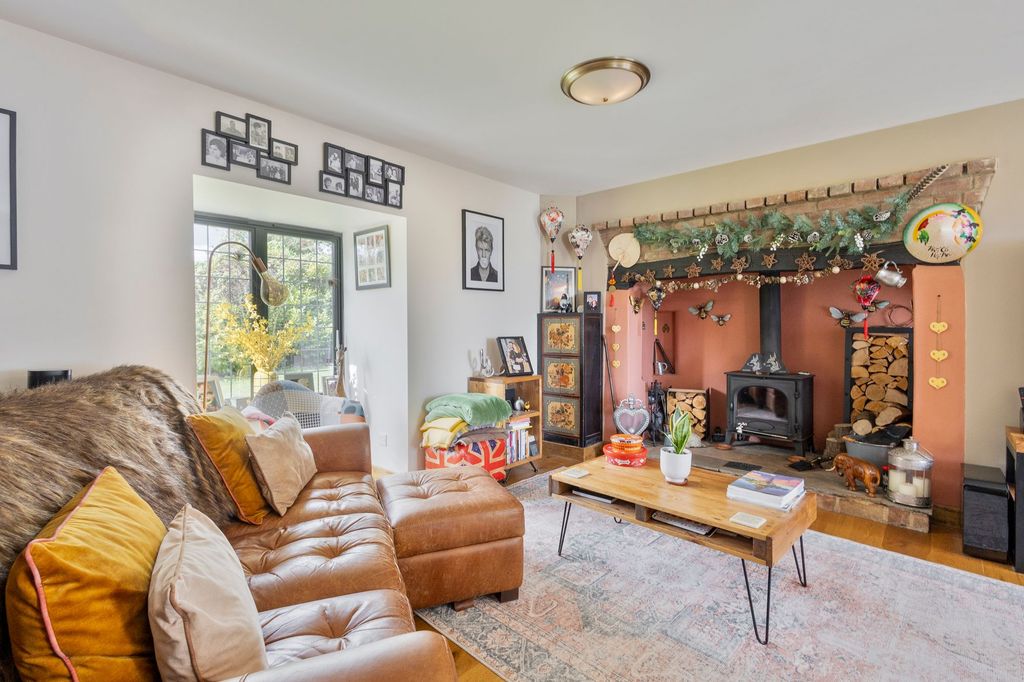 Property photo 2 of 19