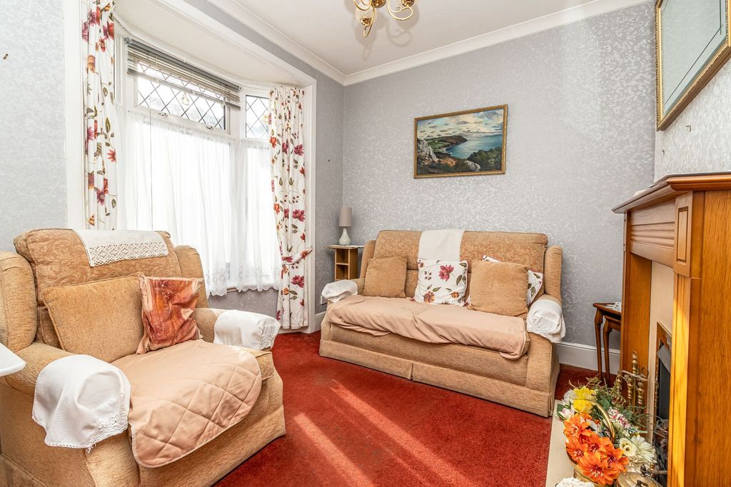 Property photo 2 of 16