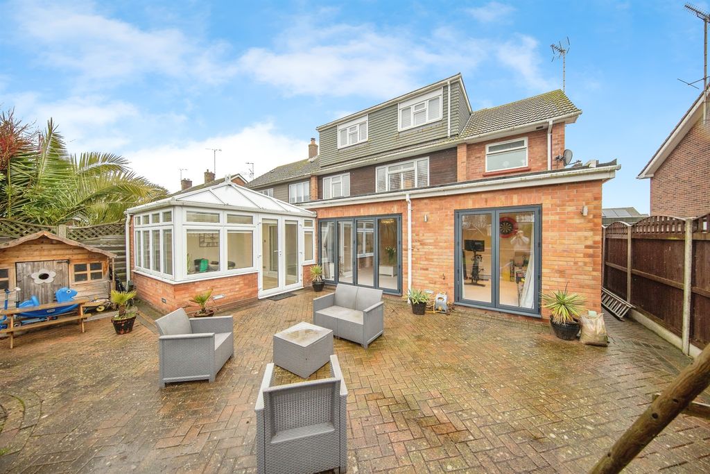 Property photo 2 of 22