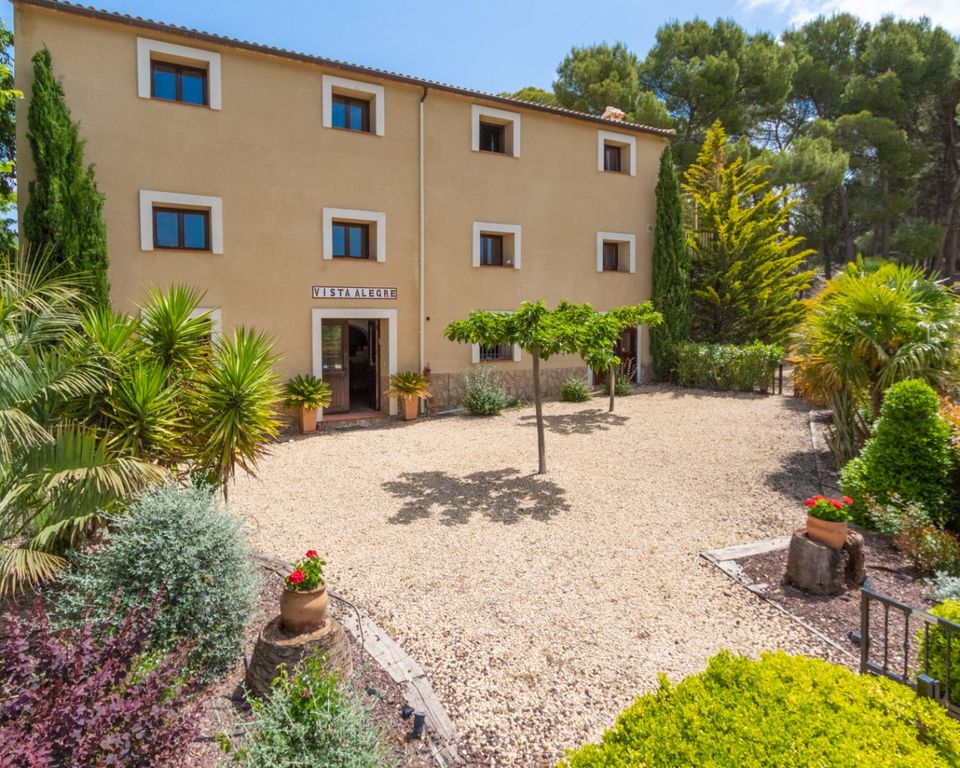 Property photo 1 of 50