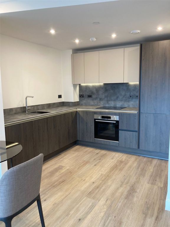 Property photo 2 of 10 Kitchen