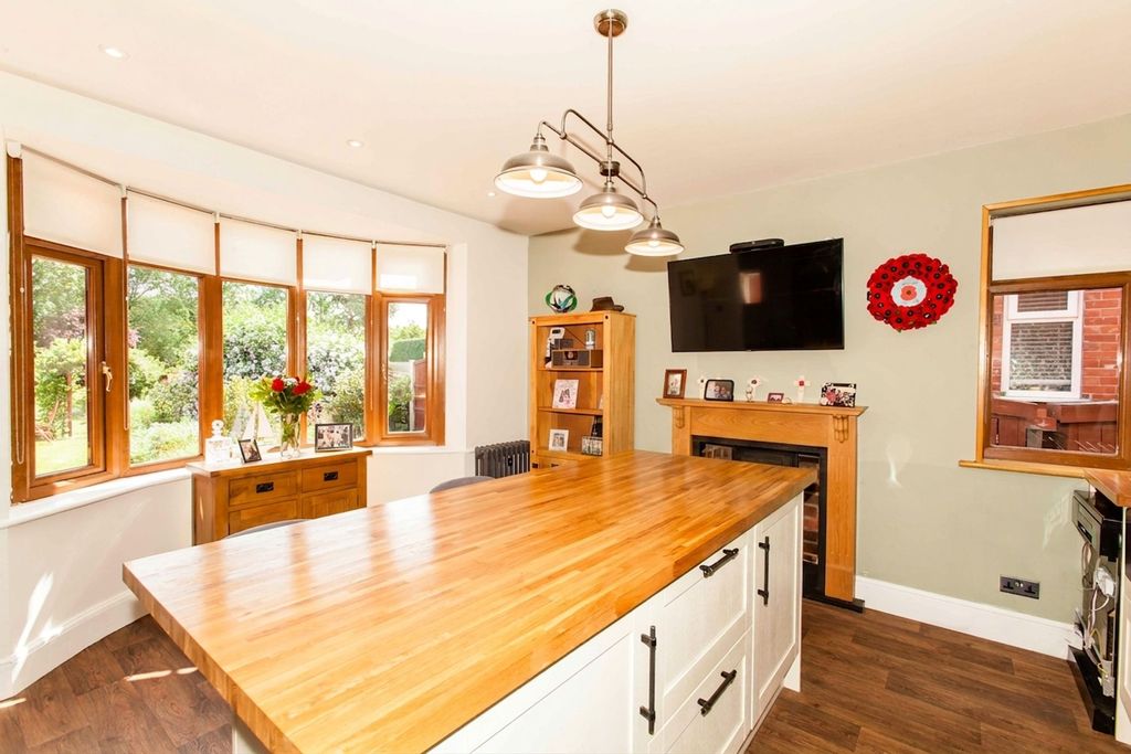 Property photo 2 of 36
