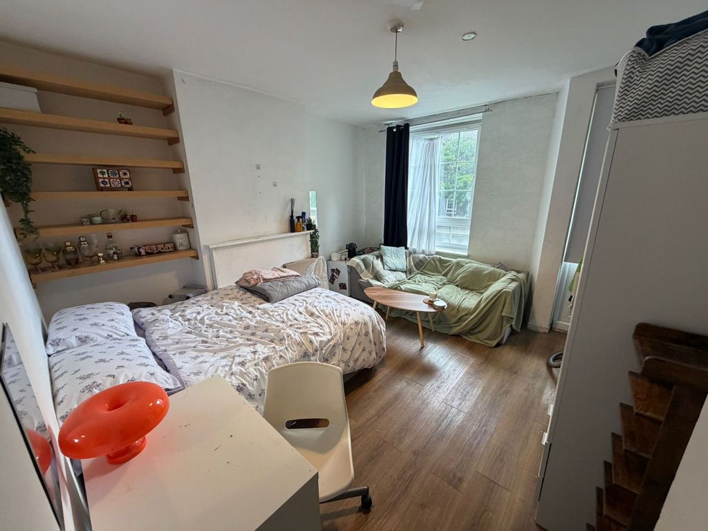 Property photo 2 of 4