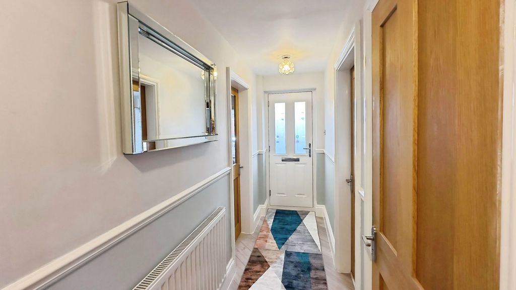 Property photo 3 of 39