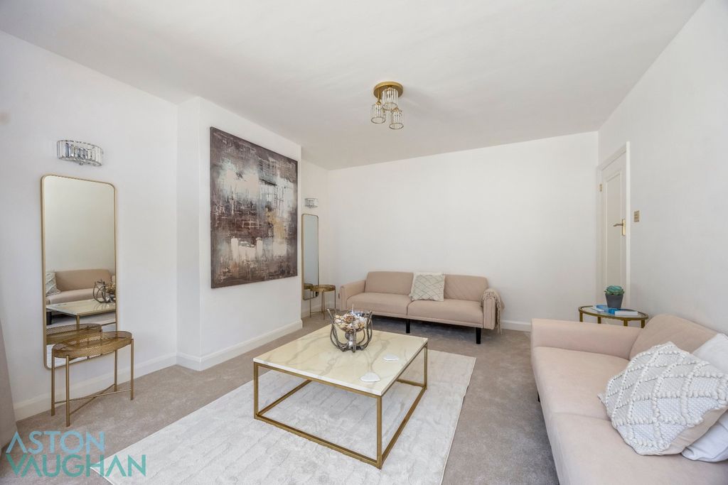 Property photo 2 of 39 4701302