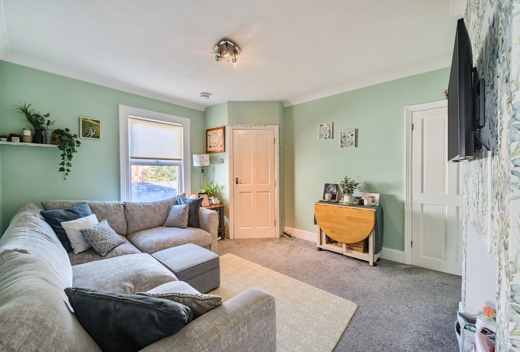 Property photo 2 of 10 1348290-10-68Baa8...