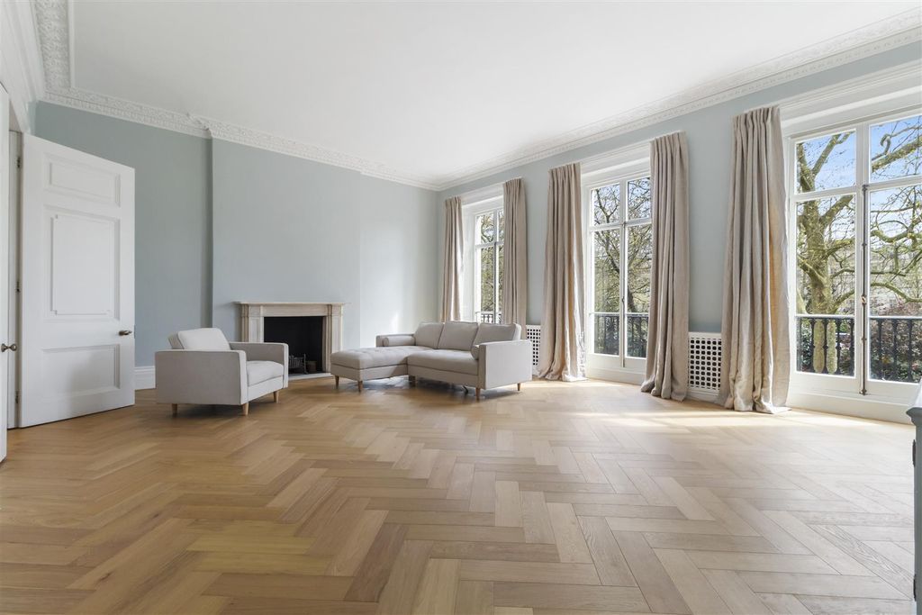 Property photo 1 of 13 Flat 2, 109 Eaton Square Sw1W 9Aa-No Watermark-20.