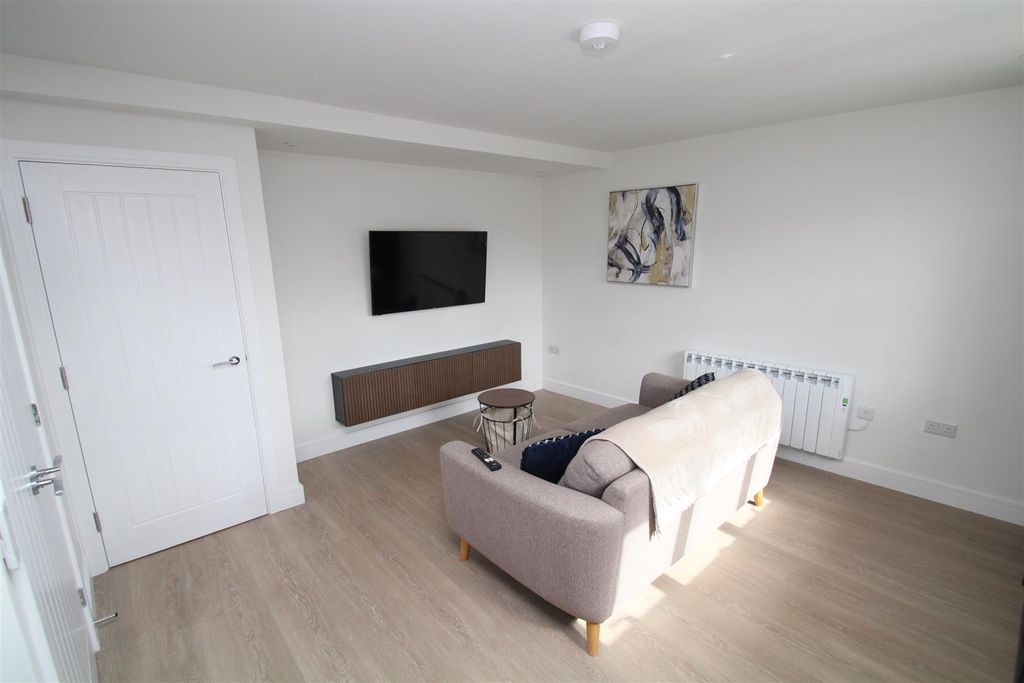 Property photo 3 of 8 Img_0986.Jpg