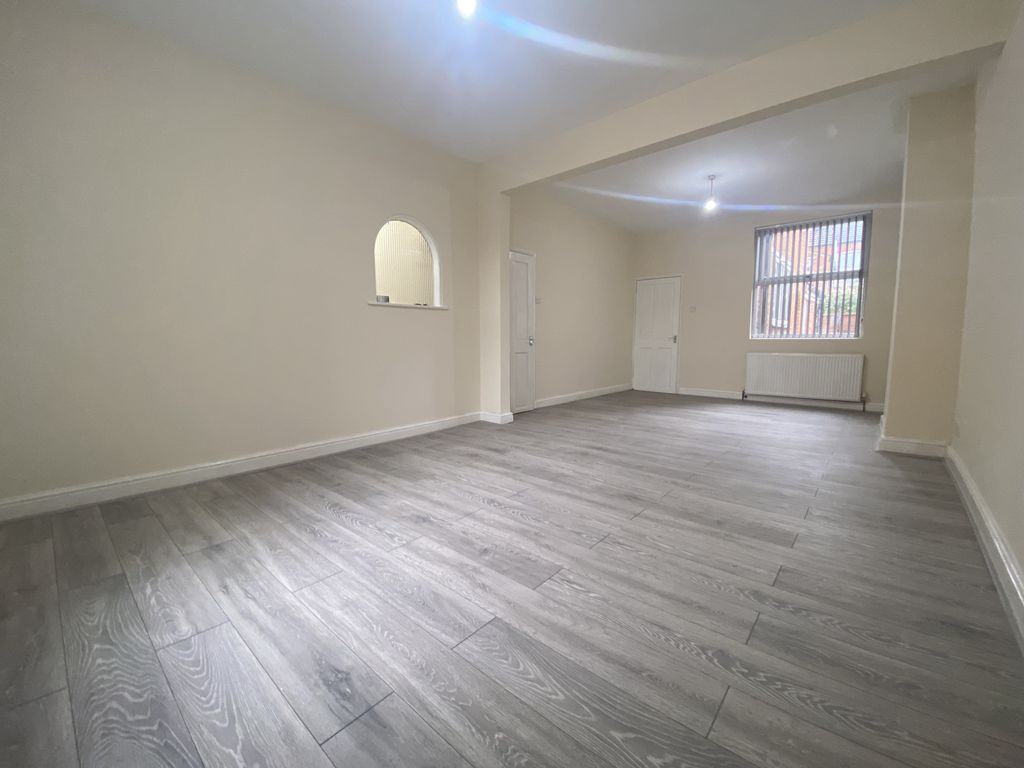 Property photo 3 of 16 Photo 14