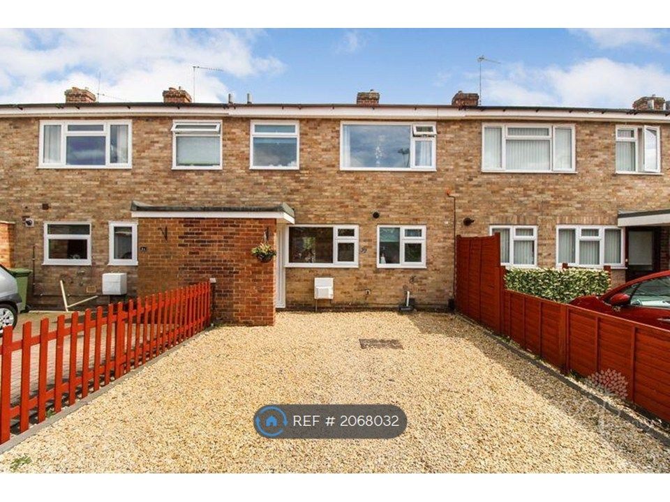 Property photo 1 of 12 Driveway