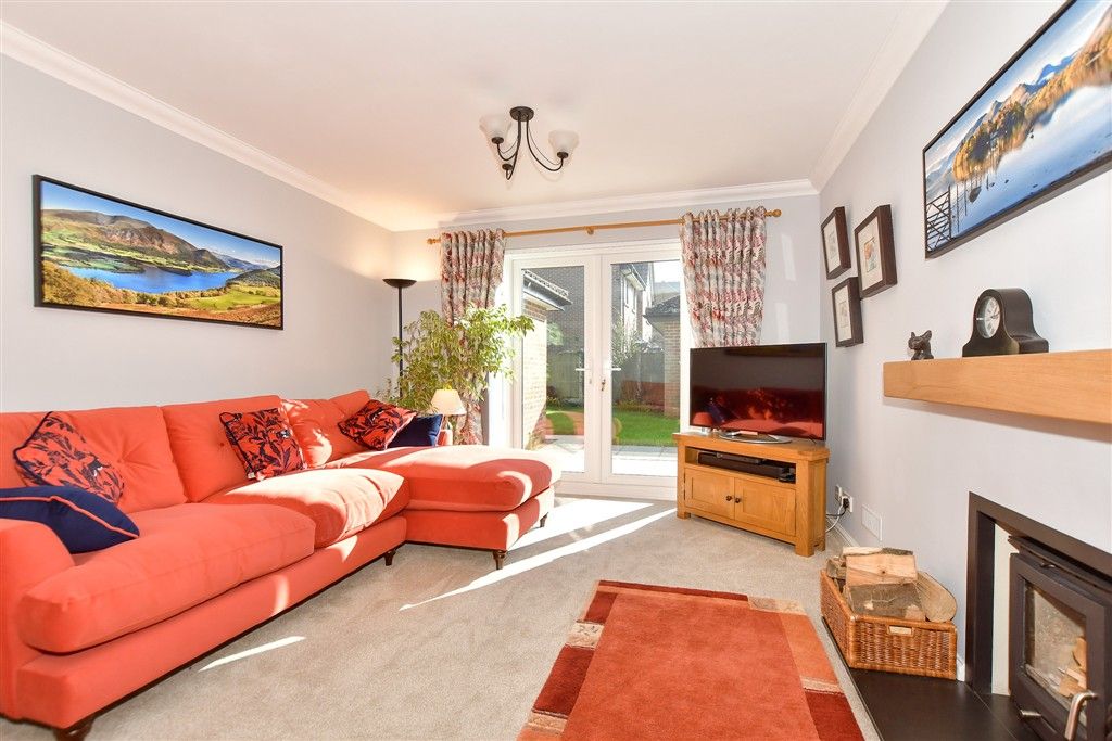 Property photo 3 of 19 Living Room