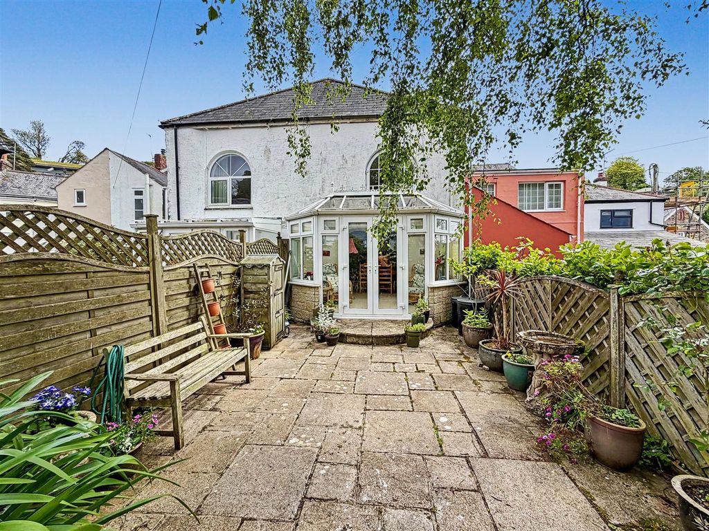 Property photo 3 of 14