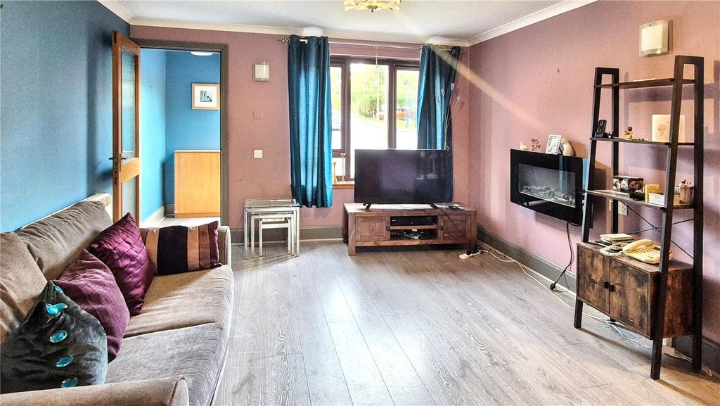 Property photo 3 of 17 Picture No. 25