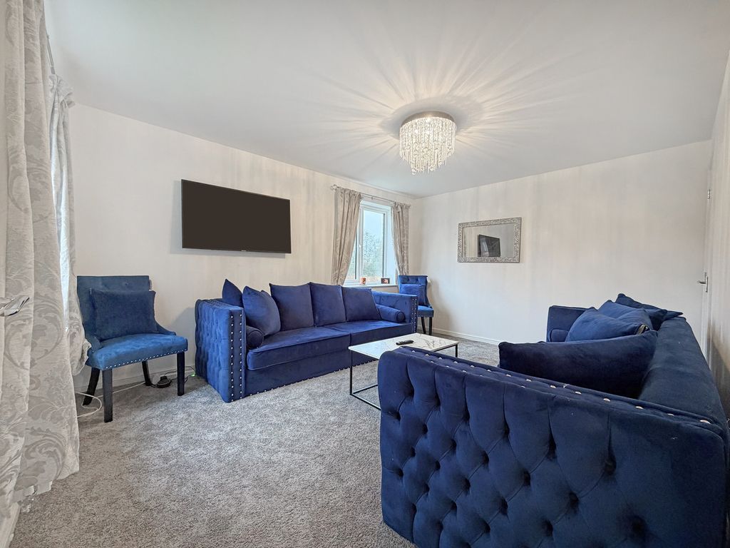 Property photo 2 of 25