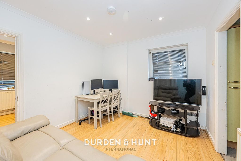 Property photo 3 of 9 Albert-3.Jpg